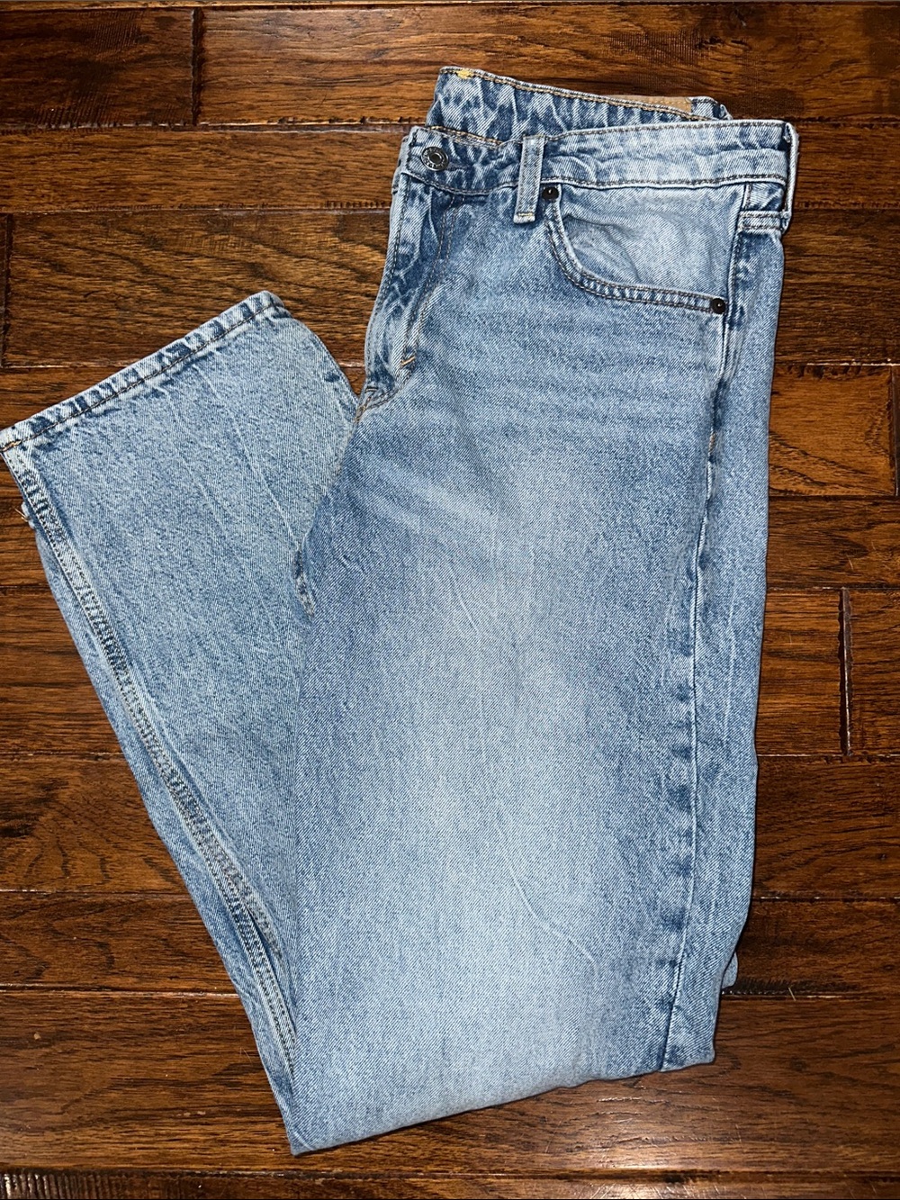 & Denim Light Wash Women’s Jeans - Classic Straight Fit